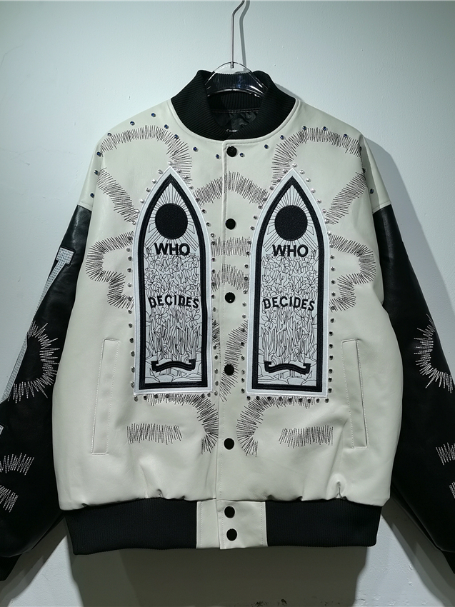 Embroidery Gothic - แจ็คเก็ตปักลายโทเท็มสไตล์กอธิค พร้อมหมุดและคริสตัล งานฝีมือสองชั้น สไตล์นักแข่งมอเตอร์ไซค์ คอเบสบอล ทำจากหนัง