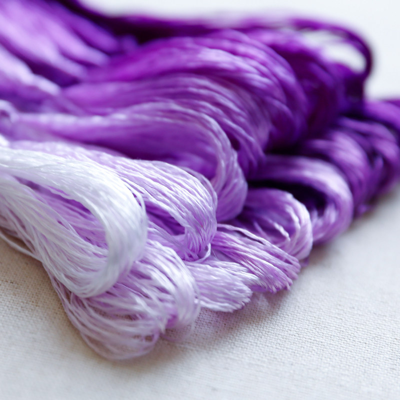 Embroidery Yarns - ไหมปักลายซูโจว 20 เมตร 8 สี แต่ละสีมี