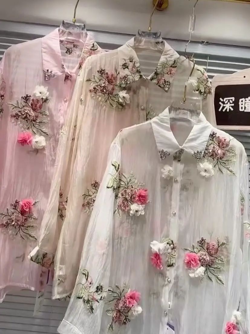 Embroidery Daisy - เสื้อปาร์ตี้ปักลายดอกไม้ประดับเพชรระยิบระยับดีไซน์หรูหราสำหรับฤดูร้อน เสื้อเบลาส์ผู้หญิงเนื้อผ้าบางเบาป้องกันแสงแดด เสื้อผ้าผู้หญิง