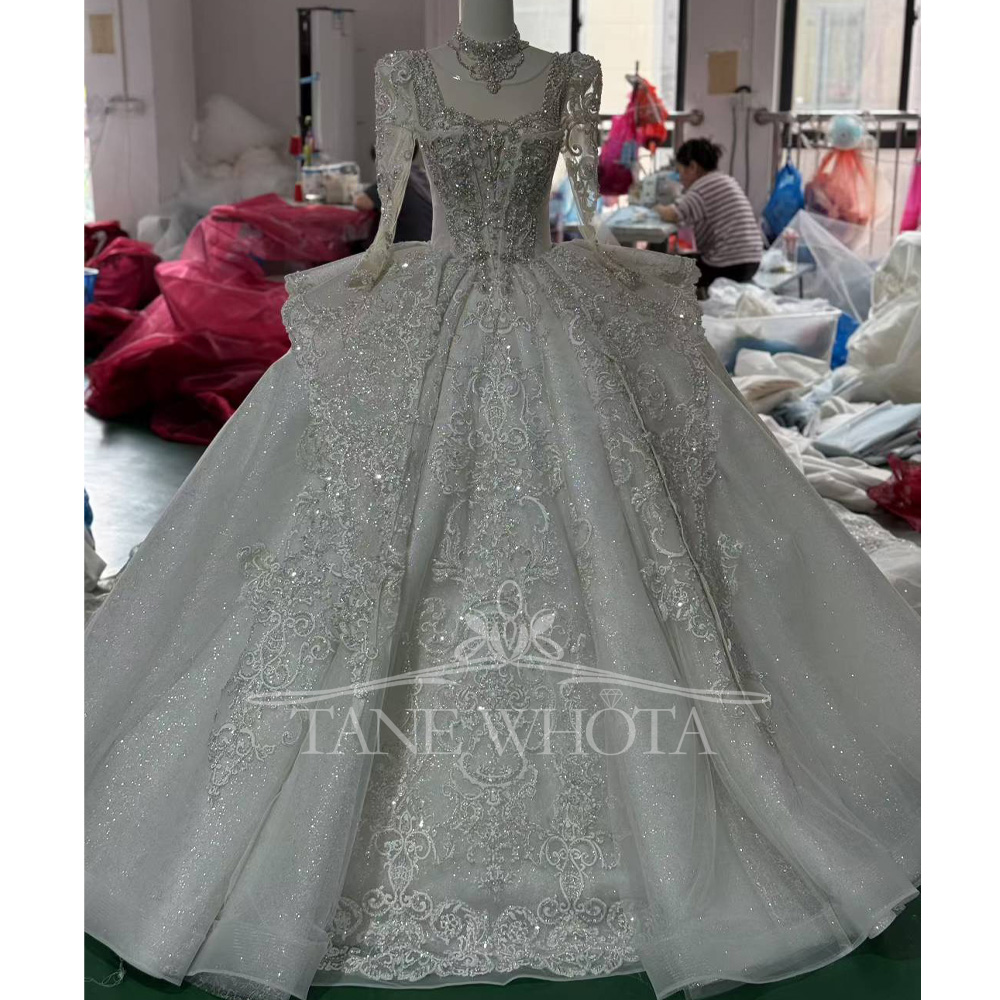 ชุดแต่งงานประดับคริสตัลเลื่อม  - Embroidery Organza บทวิจารณ์และราคา