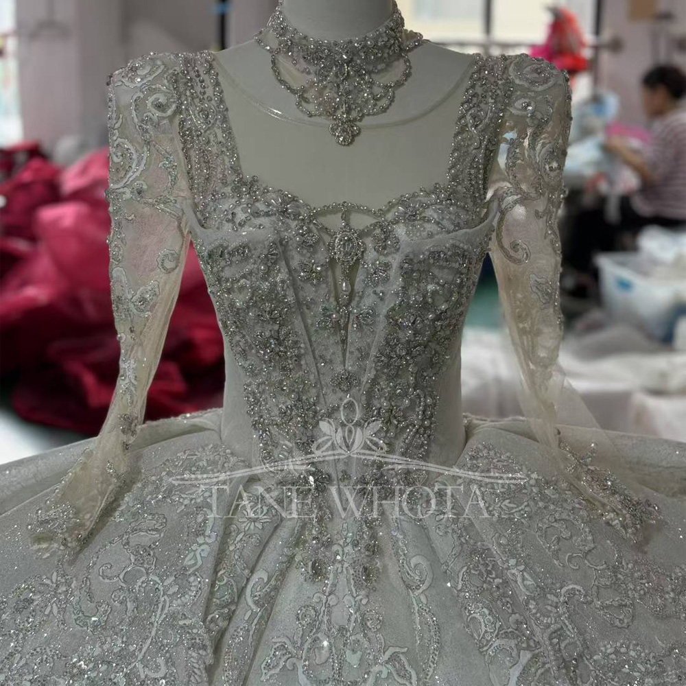 ชุดแต่งงานประดับคริสตัลเลื่อม  - Embroidery Organza บทวิจารณ์และราคา